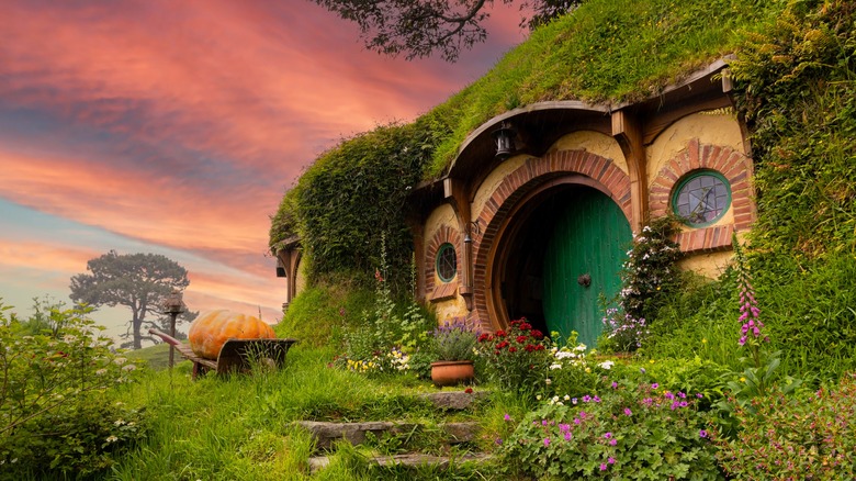 Hobbit hole replica in Matamata, NZ