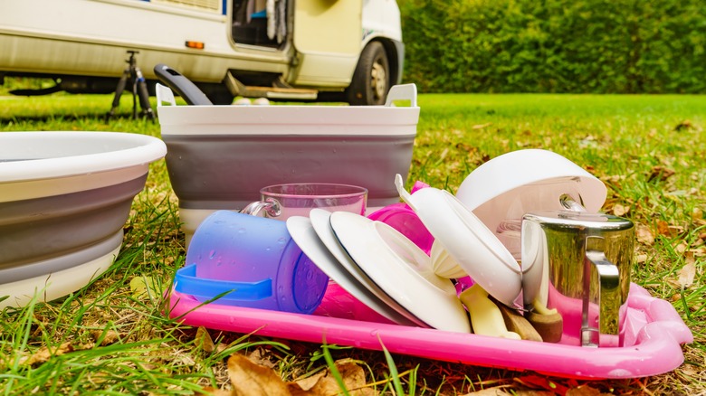 Dirty dishes on camping trip