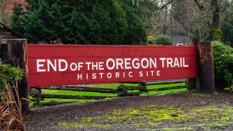 End of Oregon trail sign