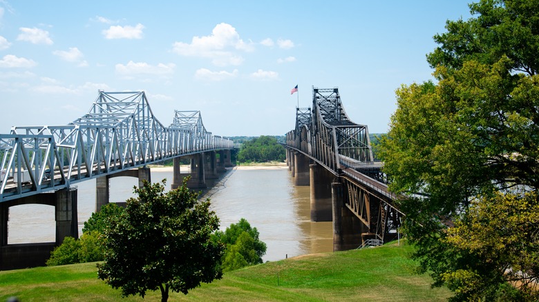 US Route 80 crossing at the Mississippi River 