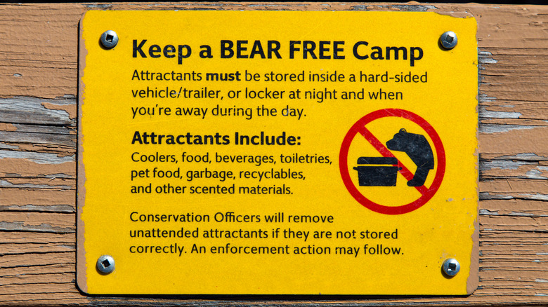 Sign with education on keeping a bear-free camp