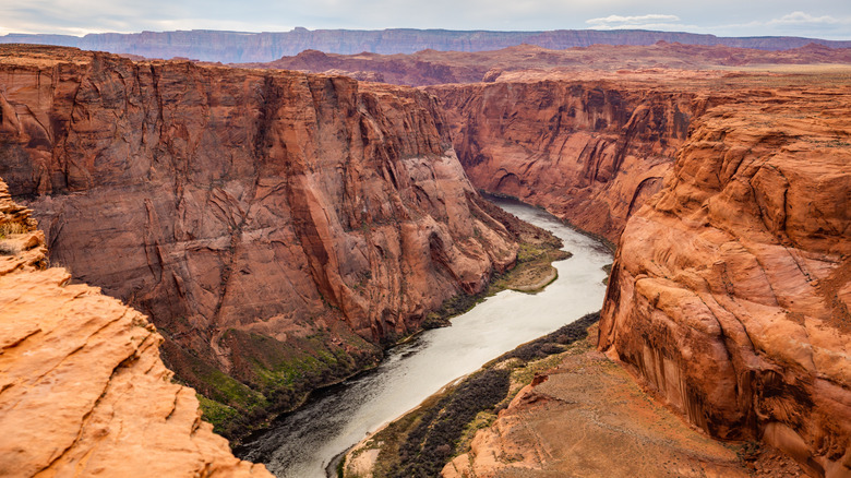 River running through the grand canyon