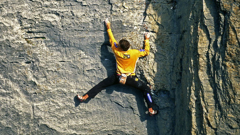 Free solo climbing 