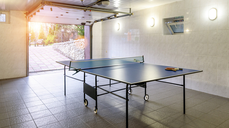 garage with ping pong table