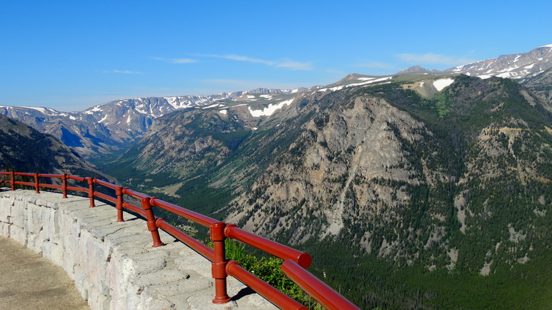 Overlook on Beartooth Highway