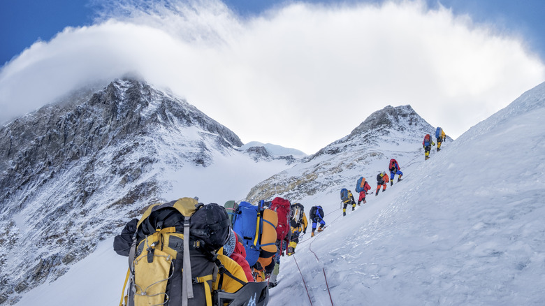 Mount Everest mountaineers push to the summit