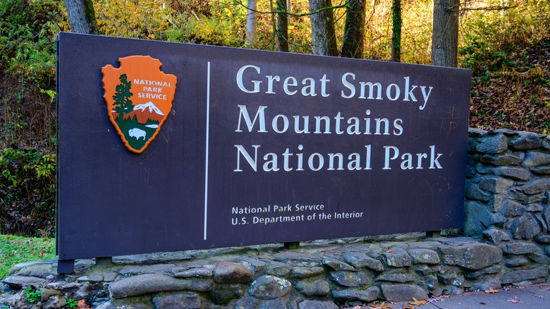 Entrance sign of Great Smoky Mountains National Park