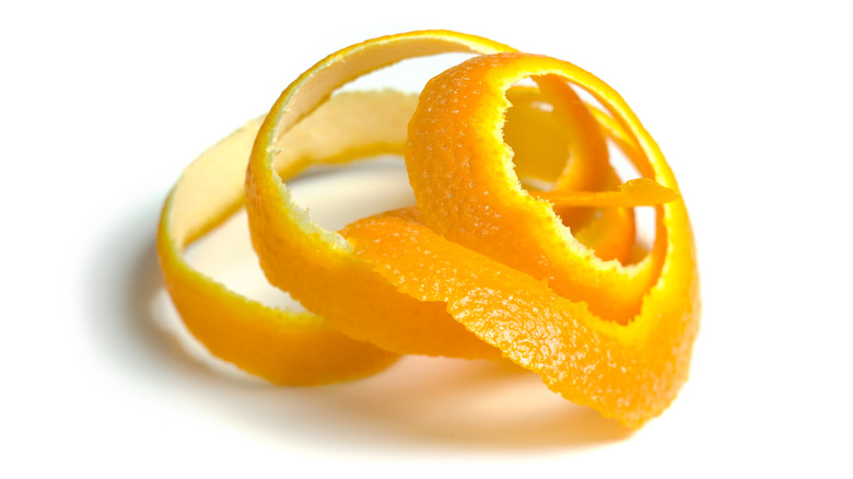 Spiraled orange peel 