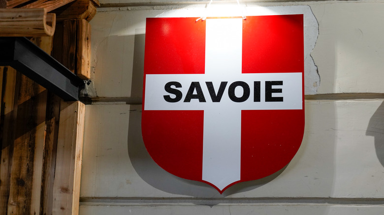 Flag representing the Savoie department 