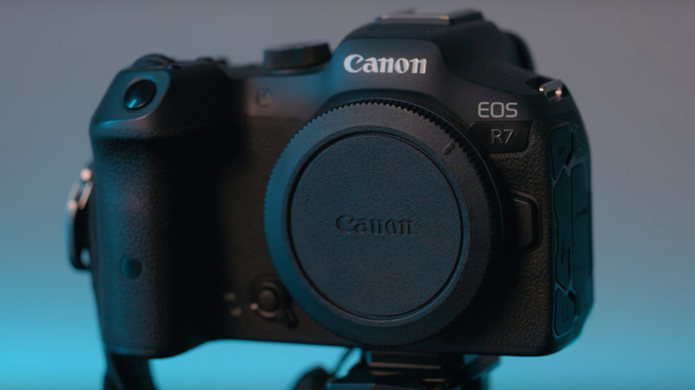 The Canon EOS R7 on a tripod